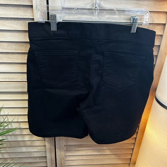 Liz Claiborne Classic Black Women's Shorts - Picture 5 of 5